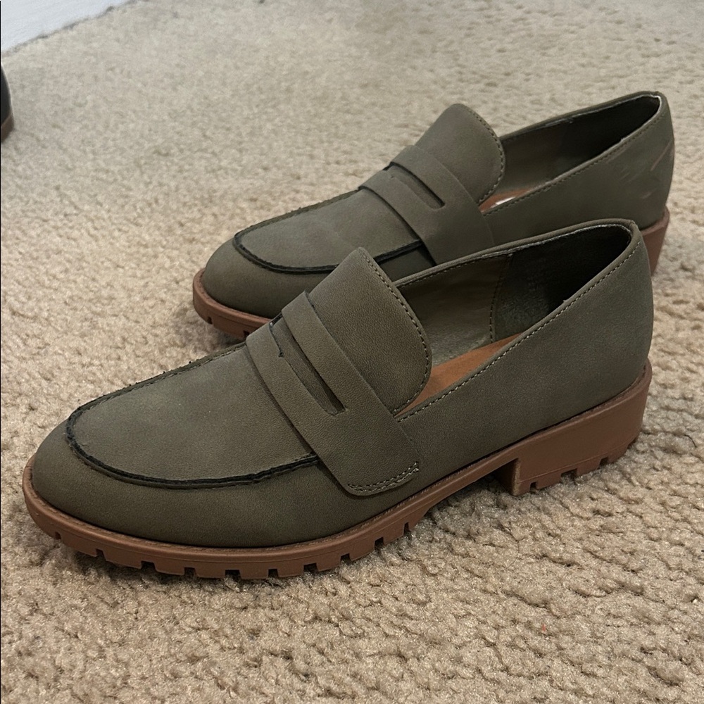 Me Too Olive Green Loafers